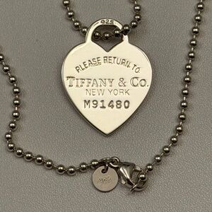 Authentic “Like New”Tiffany & Co. Sterling Silver RTT Heart Tag Ball Chain